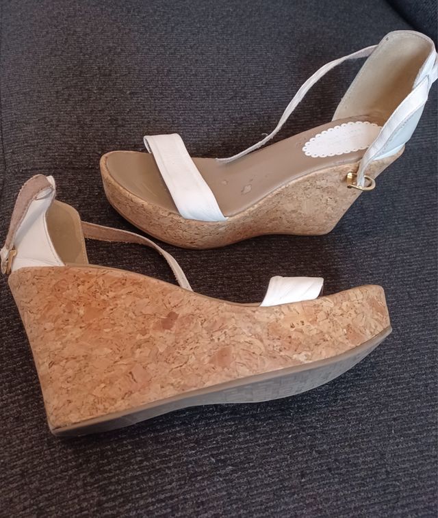 Sandália confortável.