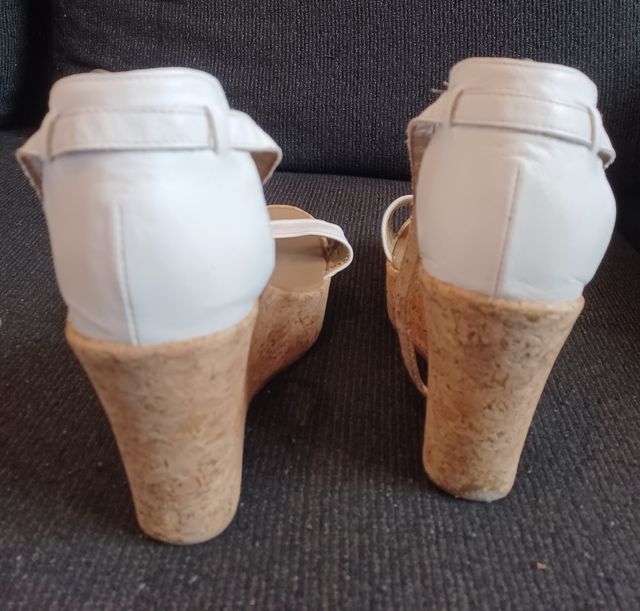 Sandália confortável.