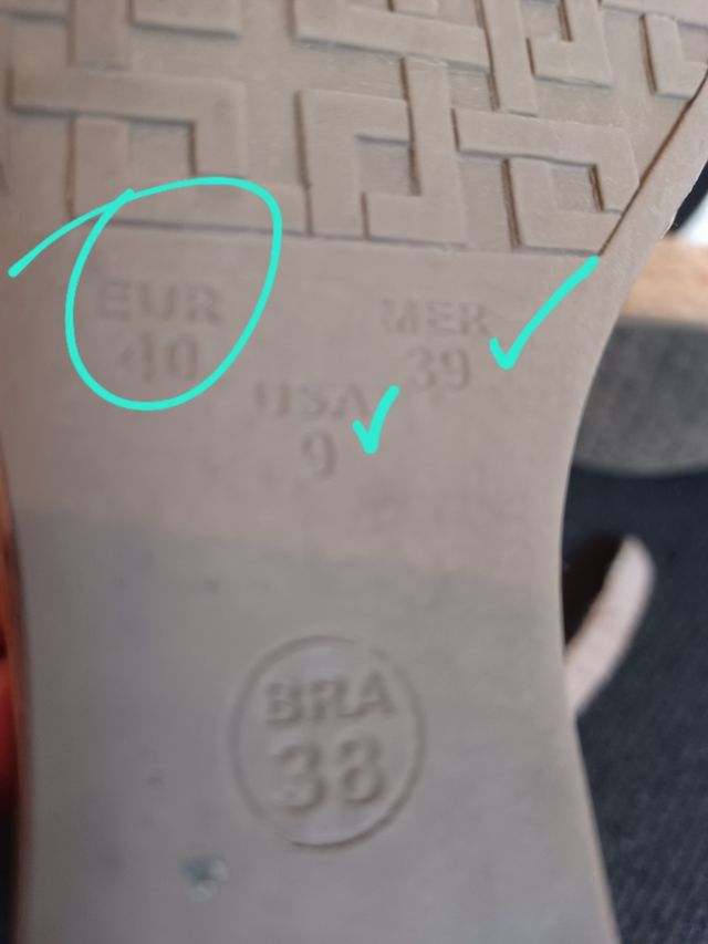 Sandália confortável.