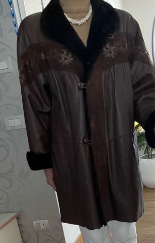 giacca marrone in pelle