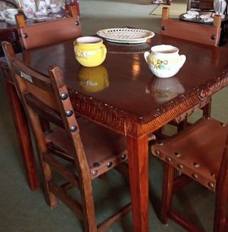 SILLAS CASTELLANAS MADERA CUERO Y TACHUELAS