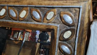Espejo antiguo en hueso