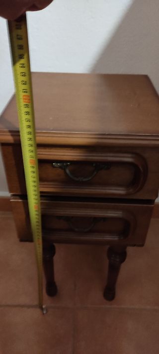 Mesita de noche pequeña