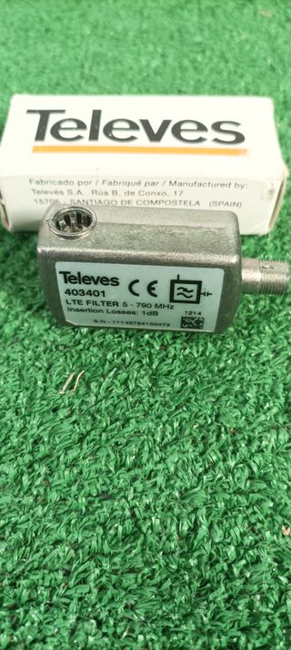 Lote cinco artículos electrónicos para el hogar.