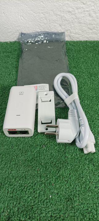 Lote cinco artículos electrónicos para el hogar.