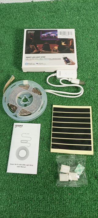 Lote cinco artículos electrónicos para el hogar.