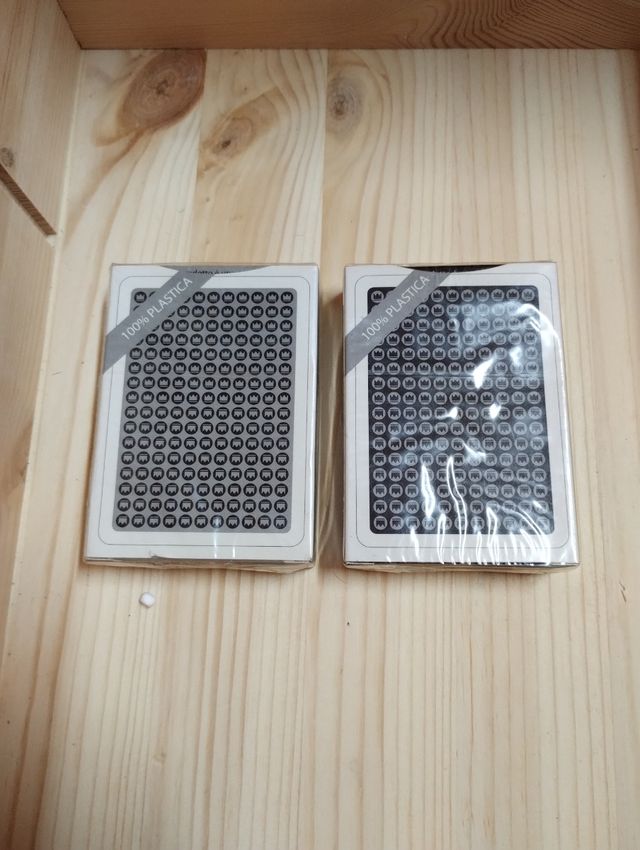 Due mazzi di carte Texas Hold'em