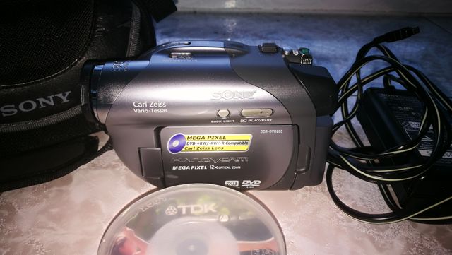 cámara digital SONY DCR - DVD205E
