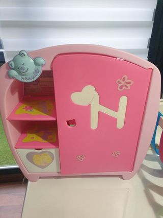 Nenuco, cuna y armario.