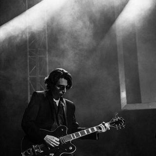 Profesor de guitarra y bajo