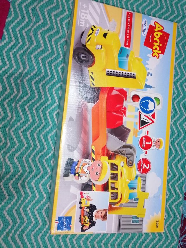 Camion con piezas obras publicas (Ecoiffier)