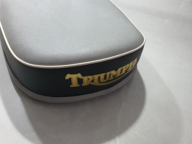 Asiento Triumph clasico