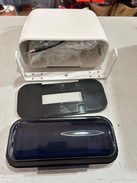 CAJA ESTANCA PARA RADIO