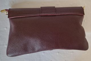 Cartera de mano de cuero sin estrenar