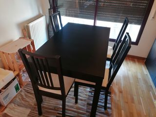 Mesa extensible Ikea Bjursta y regalo 4 sillas