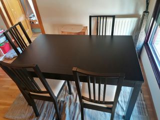 Mesa extensible Ikea Bjursta y regalo 4 sillas