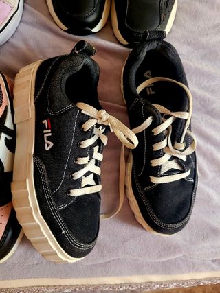 Lote de zapatos chica, Fila y Berska 