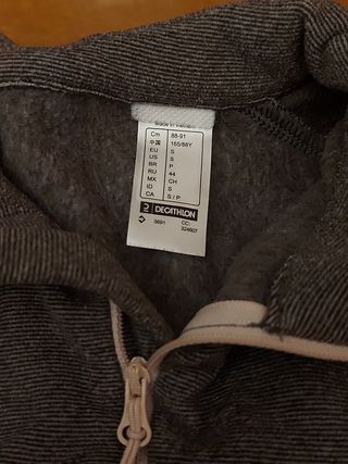 Felpa Quechua donna taglia S 7€.