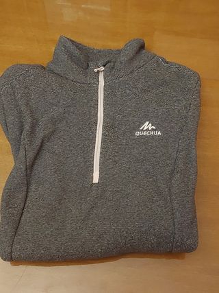 Felpa Quechua donna taglia S 7€.