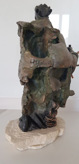 Escultura de L. M. Lafuente