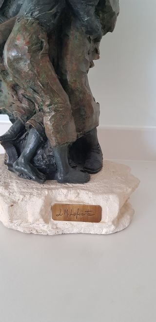 Escultura de L. M. Lafuente