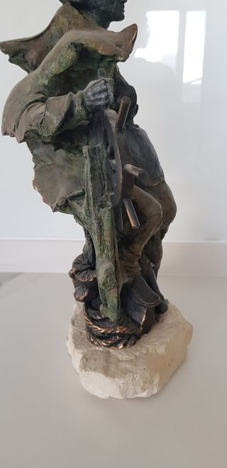 Escultura de L. M. Lafuente