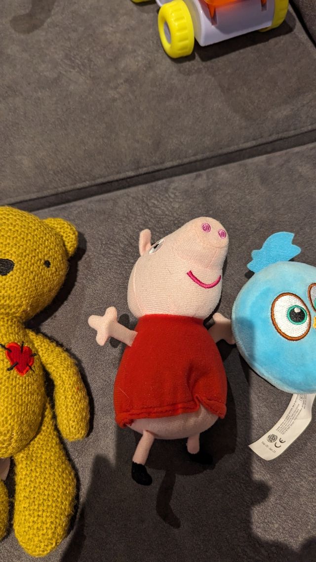 Peppa pig y oso y pájaro de peluche bebé