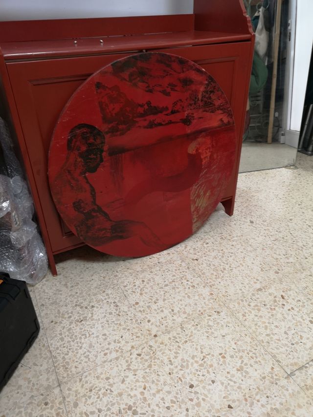 Tavolo/tavolo rotondo rosso bellissimo lavoro