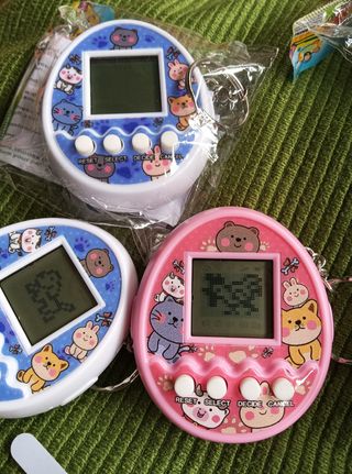3 "Tamagotchi" con pilas 168 mascotas virtuales