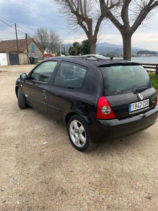 Renault Clio 2003