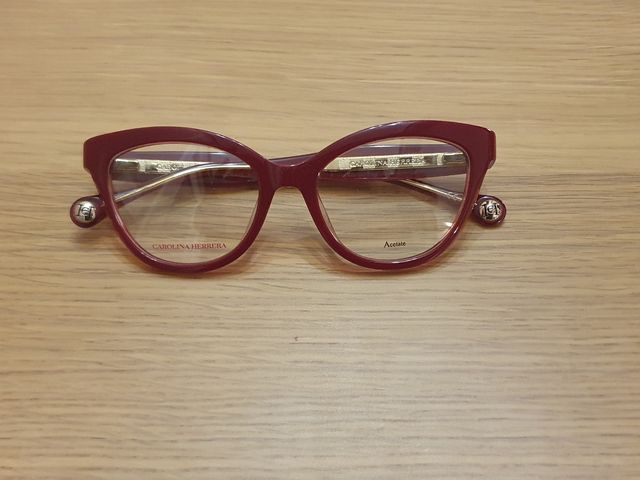 GAFA GRADUADA CAROLINA HERRERA