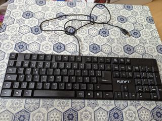 Teclado con cable USB