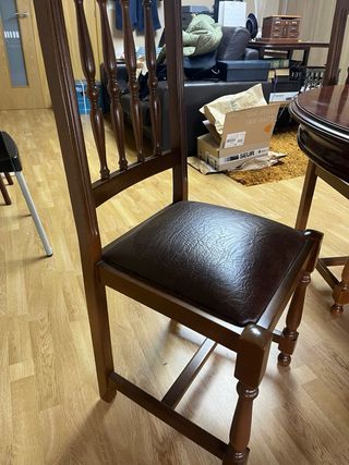 Mesa de comedor y 4 sillas