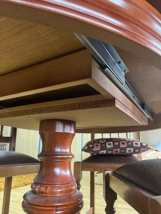 Mesa de comedor y 4 sillas