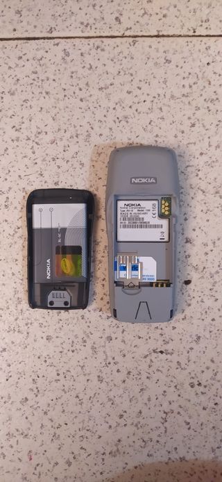 Nokia 1100 libre con cargador...falta teclado.