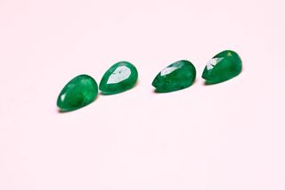 lote 4 esmeraldas talla lagrima 1,05 ct