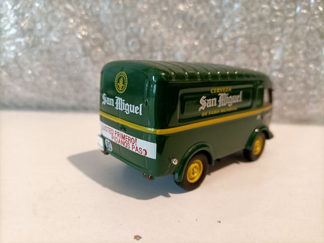 Renault 1000kg San Miguel escala 1/43