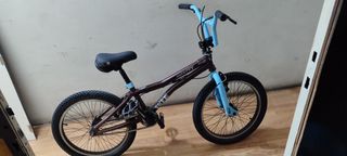 Bicicleta Monty de acrobacia