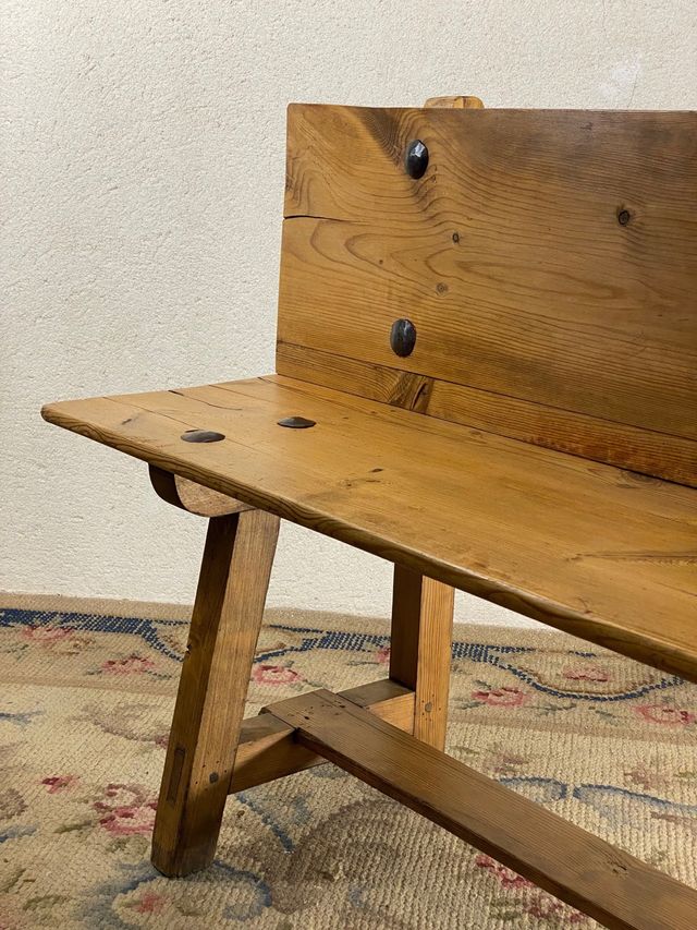 Banco antiguo de pino