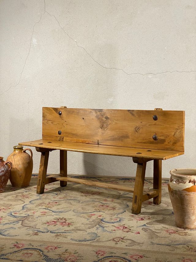 Banco antiguo de pino