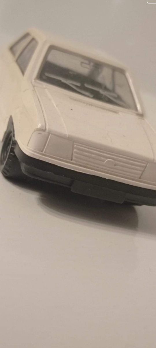 *FORD ESCORT TRANSPLASTIC 1/43