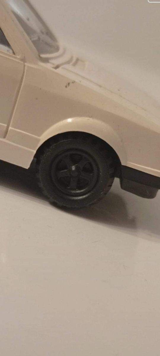 *FORD ESCORT TRANSPLASTIC 1/43