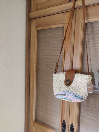 Bolso cubo rafia
