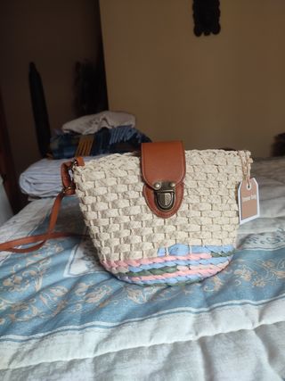 Bolso cubo rafia