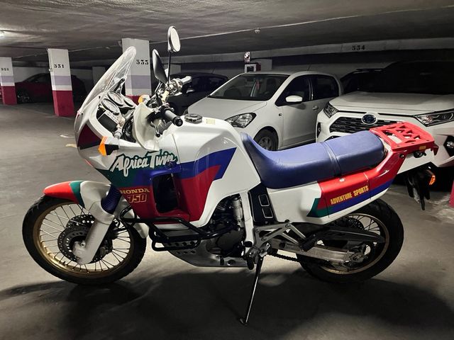Honda Africa Twin 750 RD04 - matricula historica