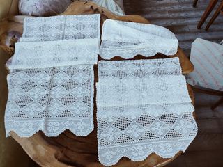 Set di 3 tende fatte ad uncinetto