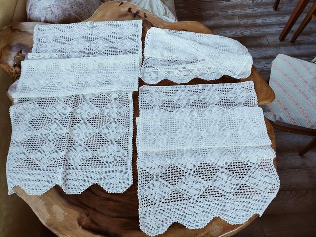 Set di 3 tende fatte ad uncinetto