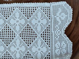 Set di 3 tende fatte ad uncinetto