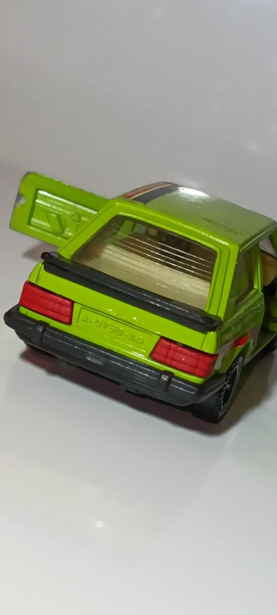 *FORD ESCORT XR3 1/33 GUISVAL