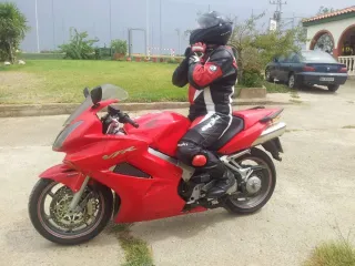 Honda vfr 800 vtec abs